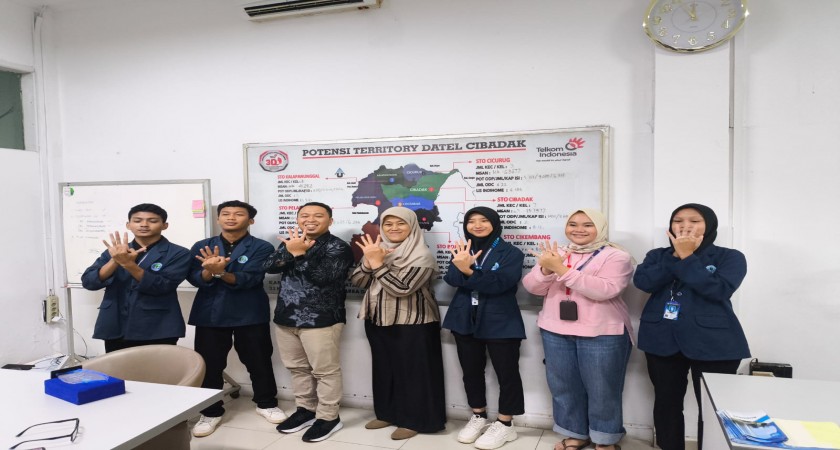 Kegiatan PKM: Pengembangan Kompetensi Bahasa Inggris di Pajampangan dan ICT di Sukabumi serta Palabuhanratu